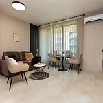 Appartamento Royal Garden With Private Parking *