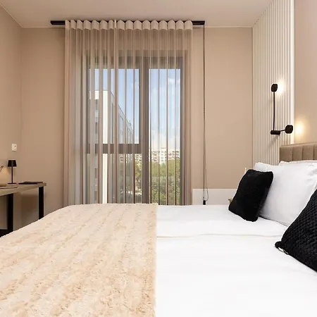 Apartamento Royal Garden With Private Parking