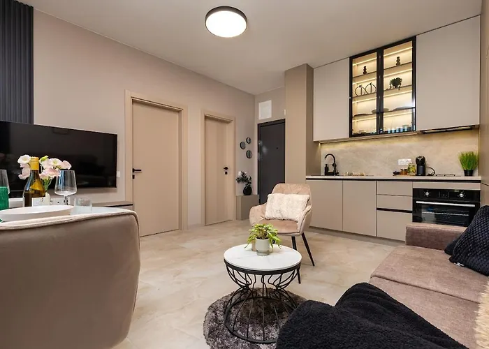 Apartamento Royal Garden With Private Parking