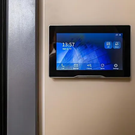 Royal Garden With Private Parking *