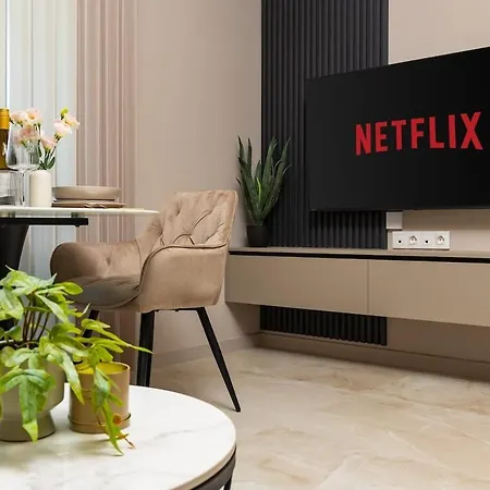 Apartment Royal Garden With Private Parking