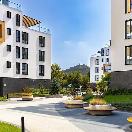 Royal Garden With Private Parking Plovdiv