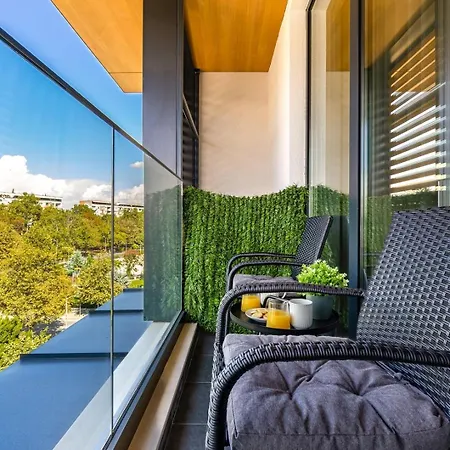 Royal Garden With Private Parking *