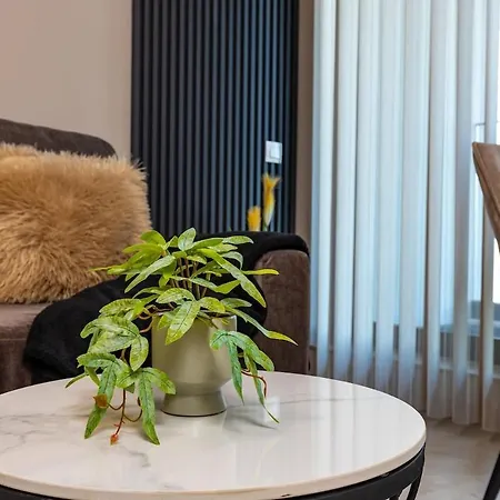 Royal Garden With Private Parking