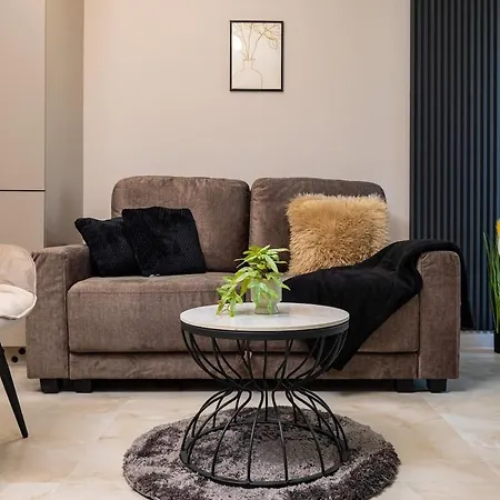 Royal Garden With Private Parking