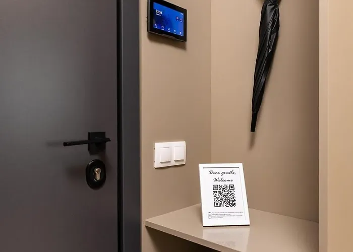 Royal Garden With Private Parking 公寓 *