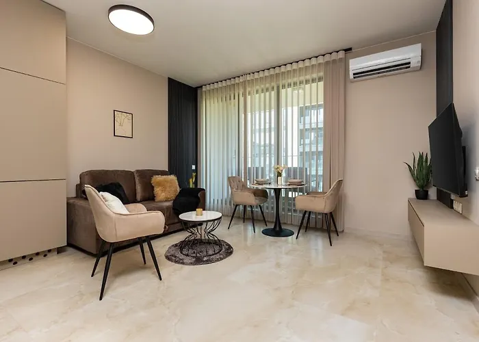 公寓 Royal Garden With Private Parking *