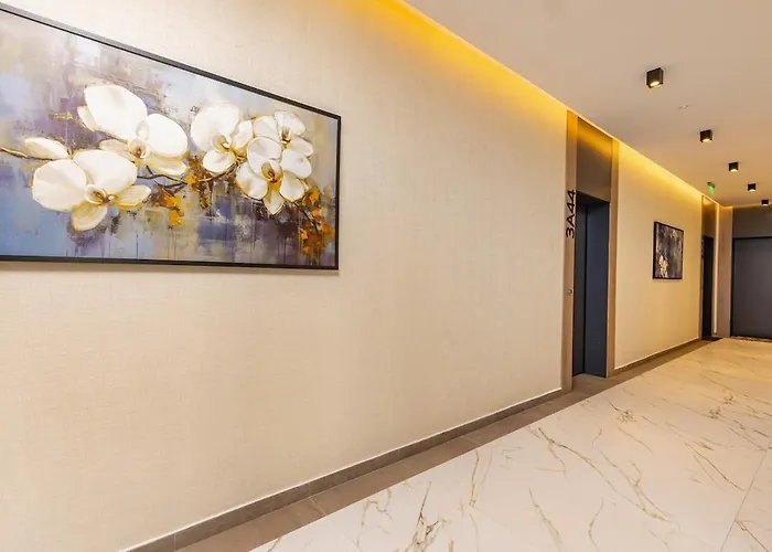 公寓 Royal Garden With Private Parking