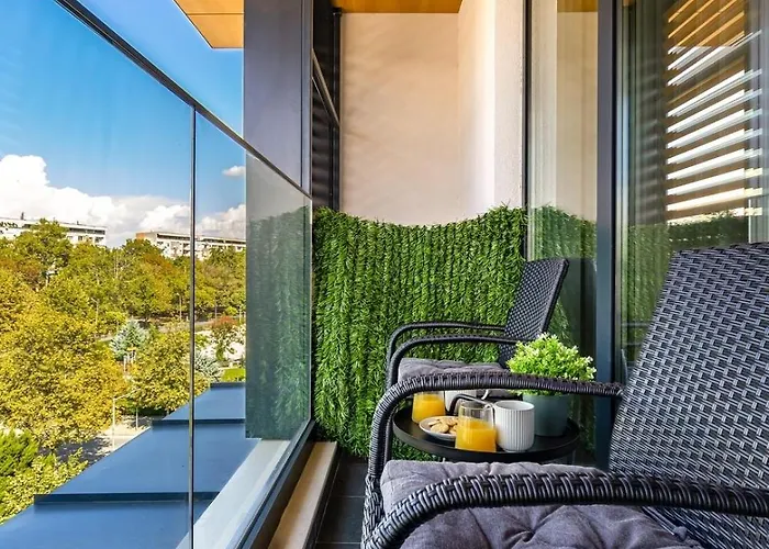 Royal Garden With Private Parking *